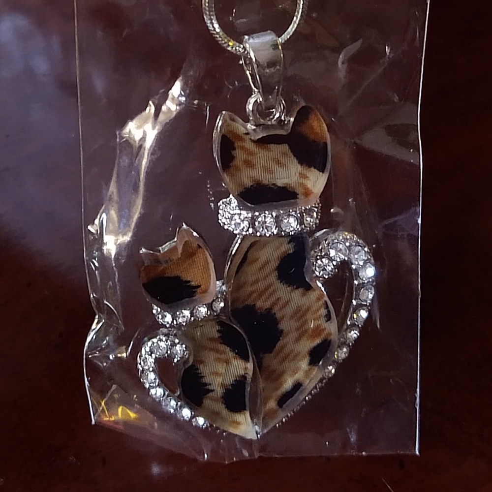 Silver Leopard Print Cat Necklace with Faux Diamonds